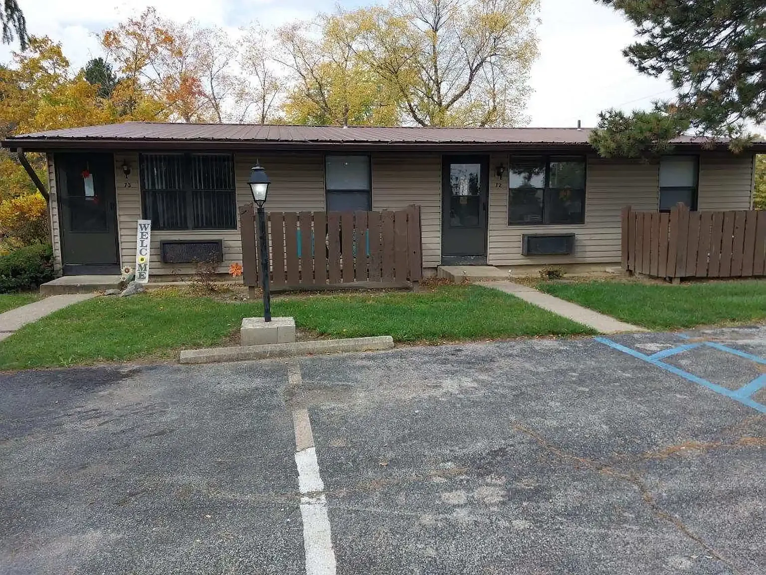 Pine Grove Apartments — Photo 1