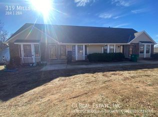 319 NW Millstone Cir, Blue Springs, MO 64015