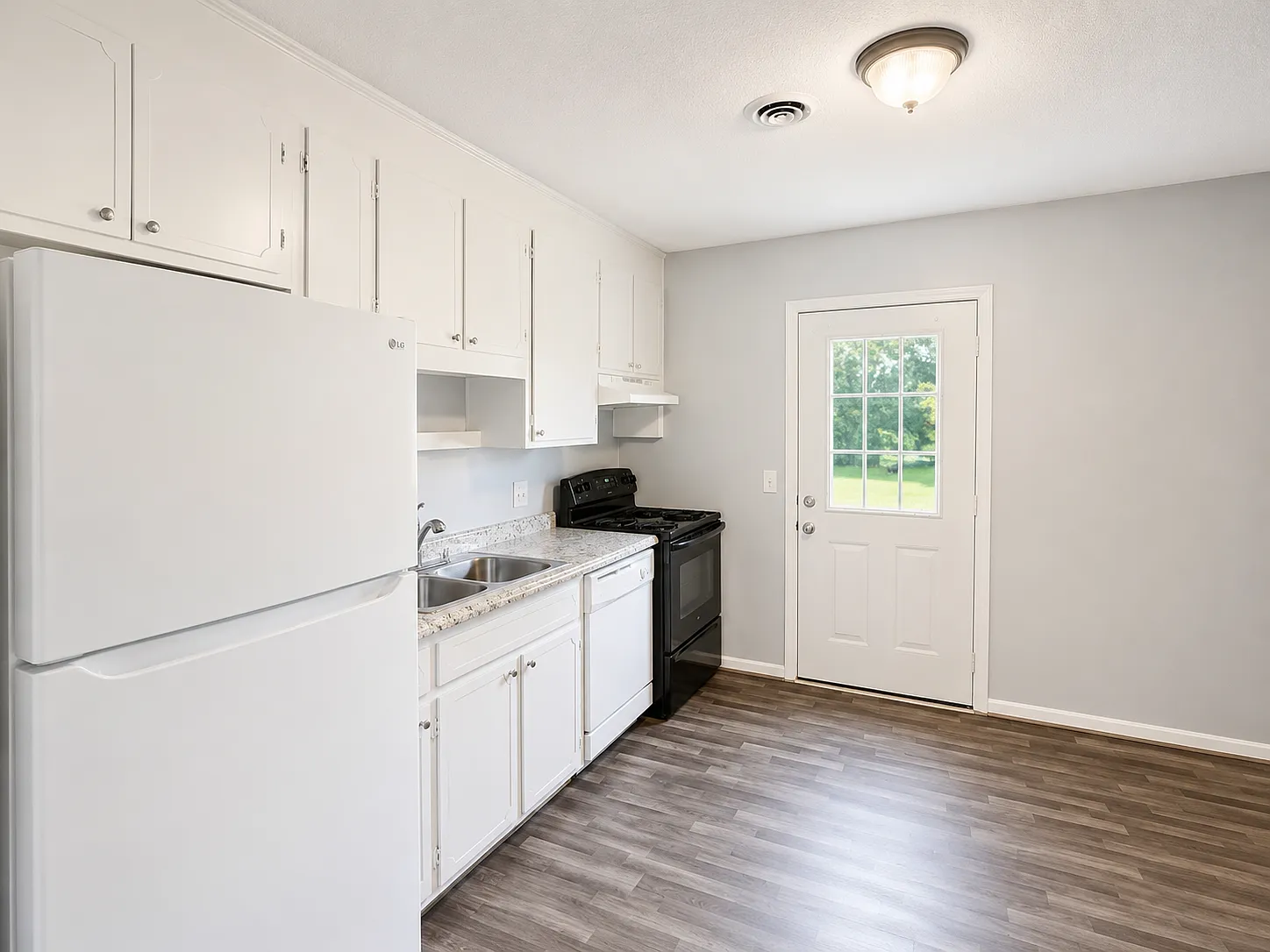 2 bed, 1000 sqft, $1,200 — Photo 4