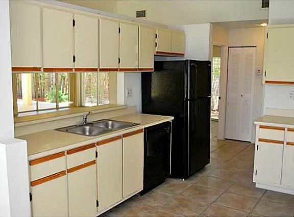 4th image of 5650 NW 100th Ct