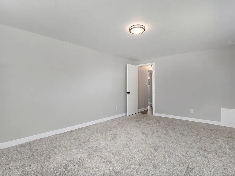 6423 Kendall St — Photo 7