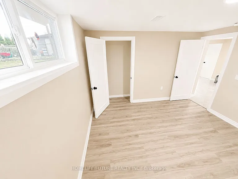 1027 Danforth Rd — Photo 6