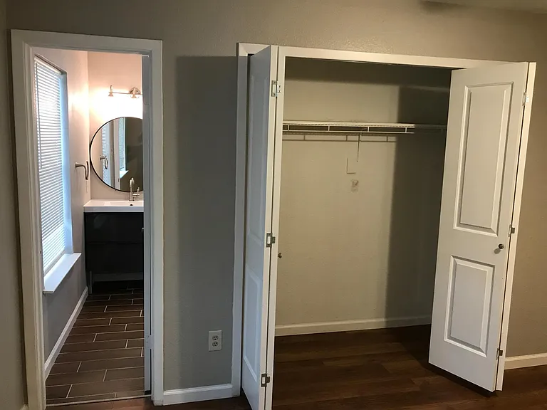 1015 E Yager Ln #87 — Photo 12