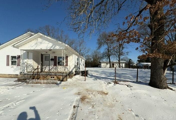 1st image of 1315 W 39th St