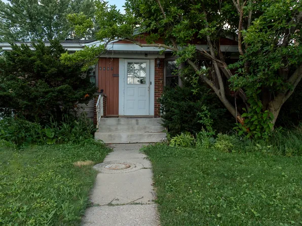 8837 Belleforte Ave, Morton Grove, IL 60053
