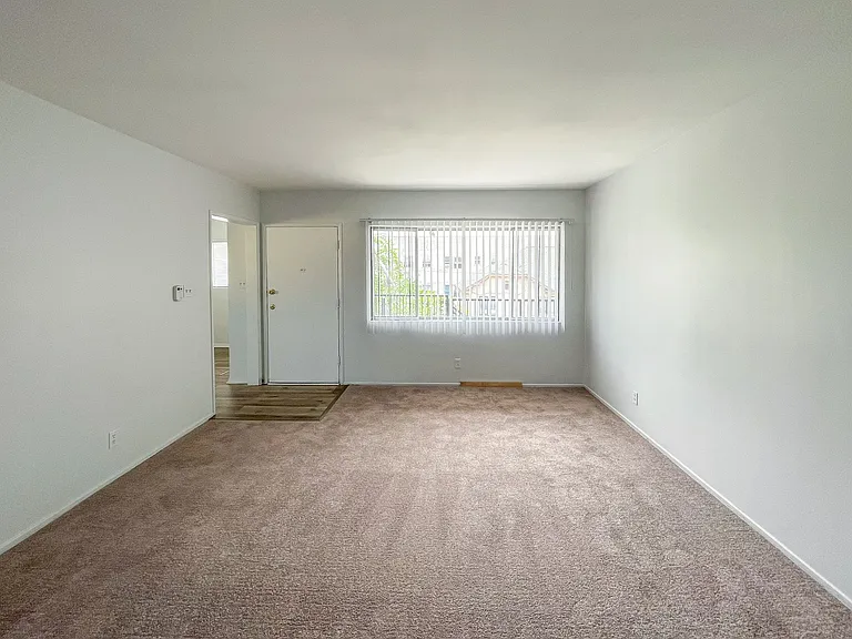 1069 Browning Blvd — Photo 4