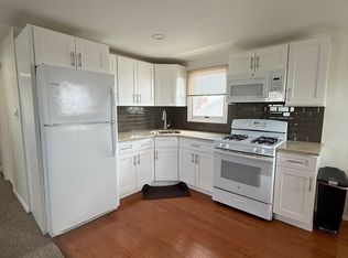 132 Carle Rd FLOOR 2, Westbury, NY 11590