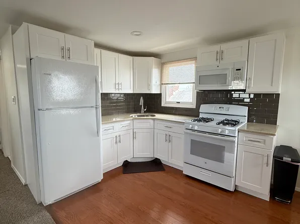 132 Carle Rd Floor 2, Westbury, NY 11590