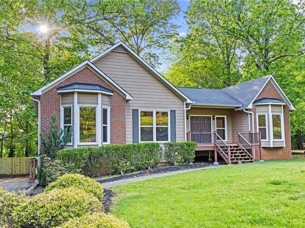 4805 Forest Way Ct NE, Marietta, GA 30066