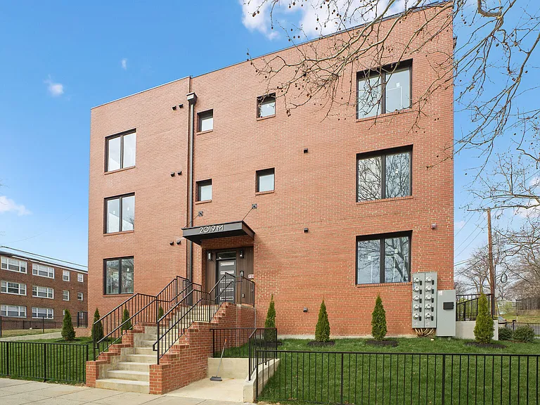 2019 M St NE #7 — Photo 20