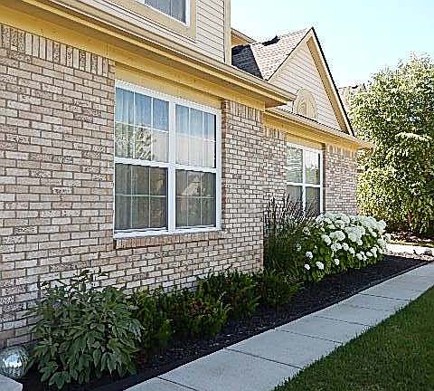 3rd image of 29783 Bradford Dr