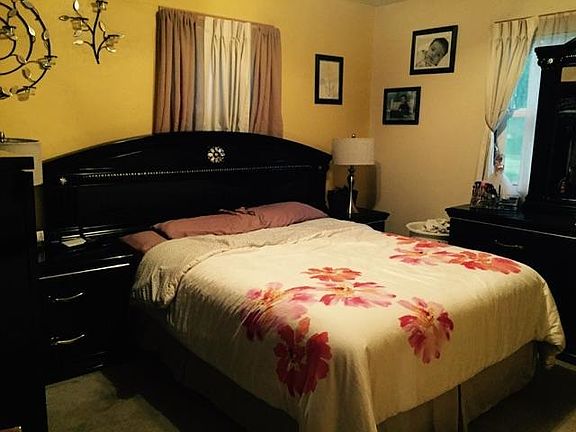 4th image of 526 Oakwood Ave
