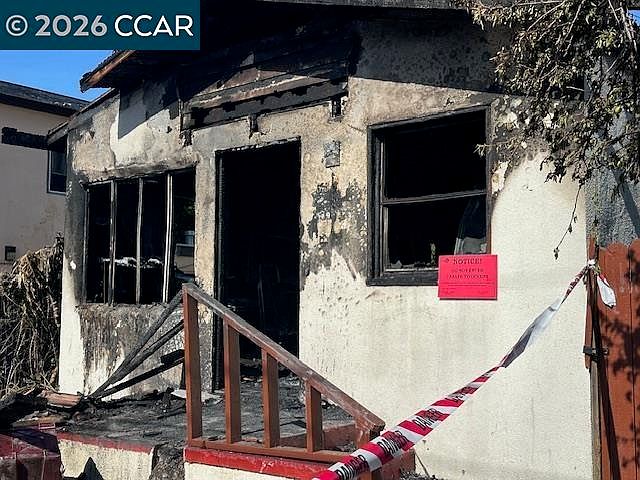 1st image of 686 4th St