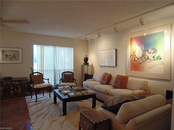 3rd image of 4289 Island Cir #3