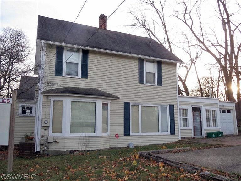 2nd image of 1406 S Westnedge Ave