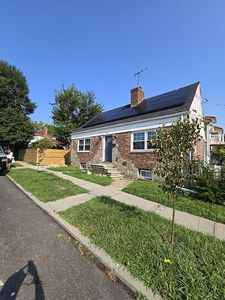 14-70 Utopia Pkwy, Whitestone, NY, 11357