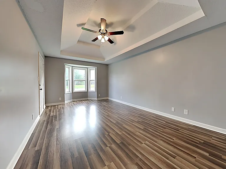 757 Spees Dr — Photo 3