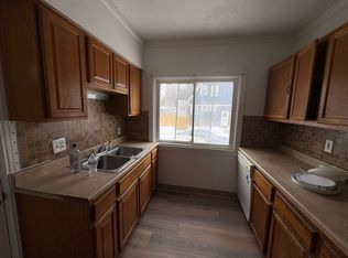 1007 Elbon Rd, Cleveland Heights, OH 44121