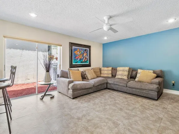 10458 Buena Ventura Drive, Boca Raton, FL 33498