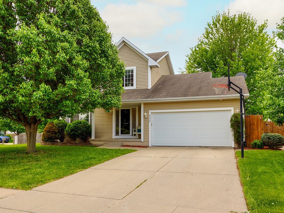 1st image of 800 SE Parker Dr