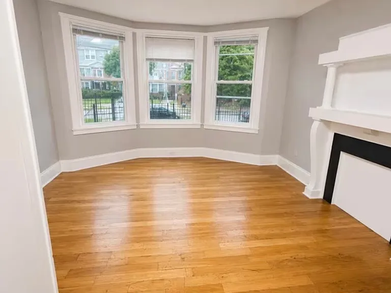 342 Irvine Turner Blvd #1L — Photo 4