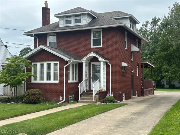 1051 Oakwood Ave NE, Massillon, OH 44646