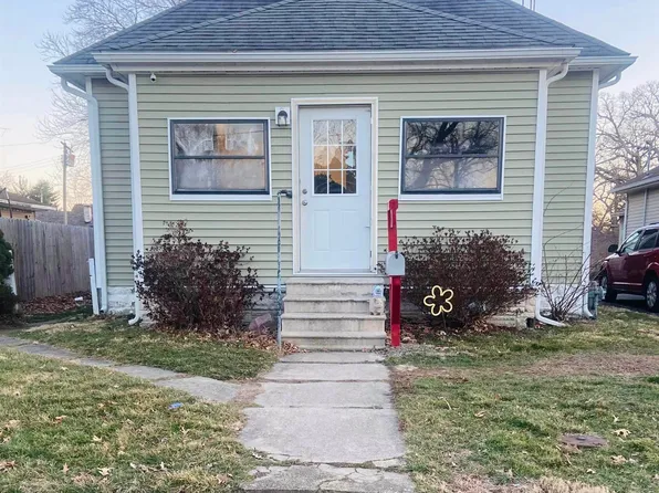124 E Palmer St, Taylorville, IL 62568