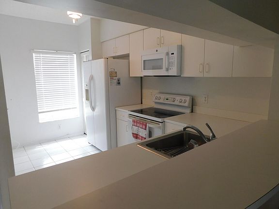 4th image of 50 Simonton Circle