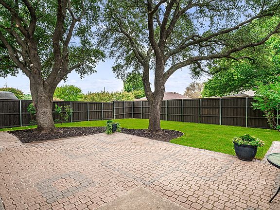 3rd image of 1309 Marigold Dr