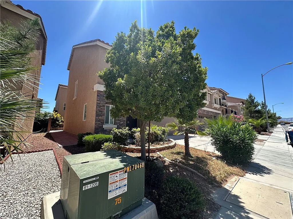 4 bed, 3.5 bath, 2644 sqft, $2,688 — Photo 3
