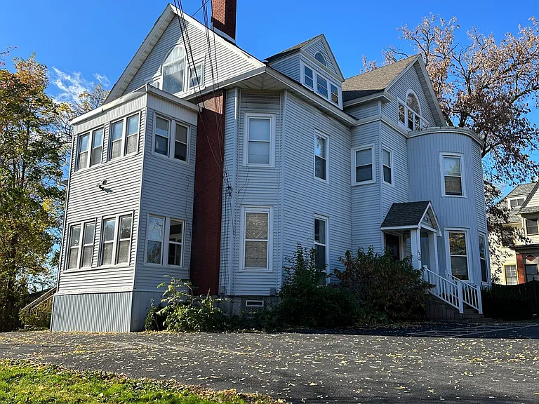 403 Oak St #3 — Photo 3