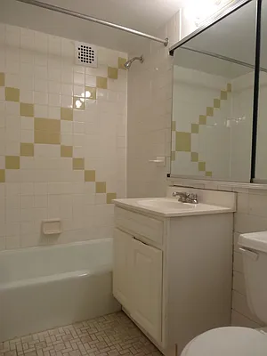 Rented by Green Home NY Realty LLC | media 4