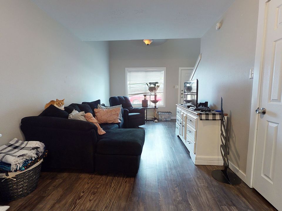 1st image of 900 Autumn Cir APT B