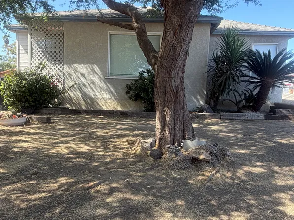 1110 Normandy Dr #1/2, Bakersfield, CA 93306
