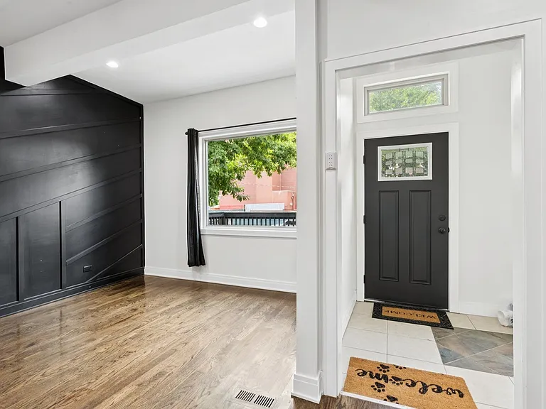 6547 S Langley Ave — Photo 5