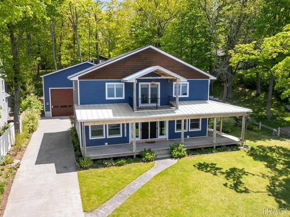 1315 S Lake St, Whitehall, MI 49461