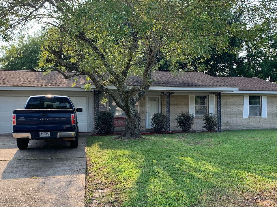 1st image of 113 Hemlock Dr