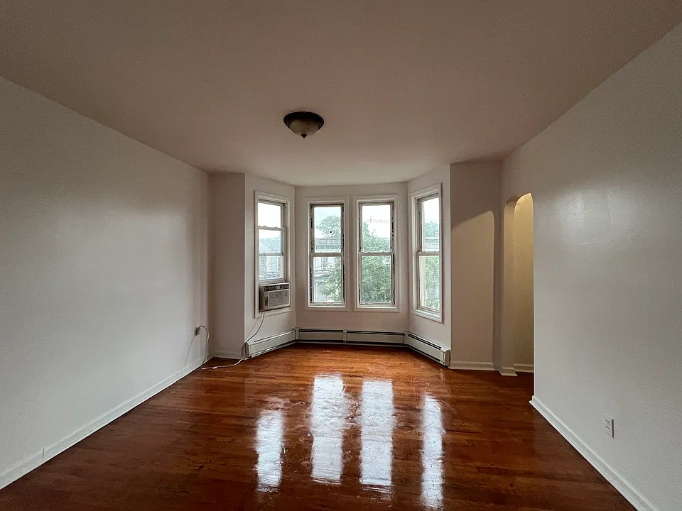 246 Summer Ave #2