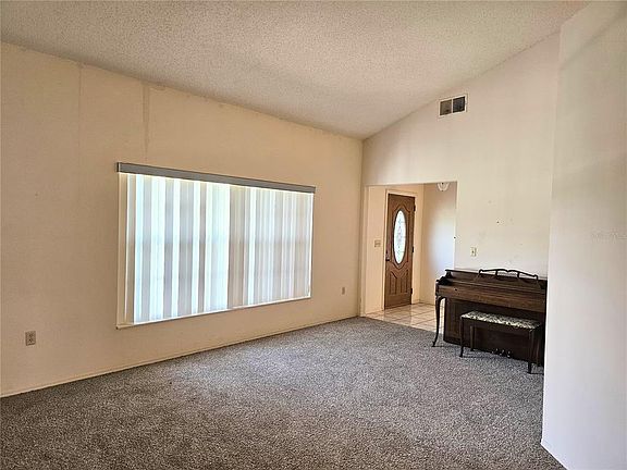 4th image of 1850 Chaucer Way