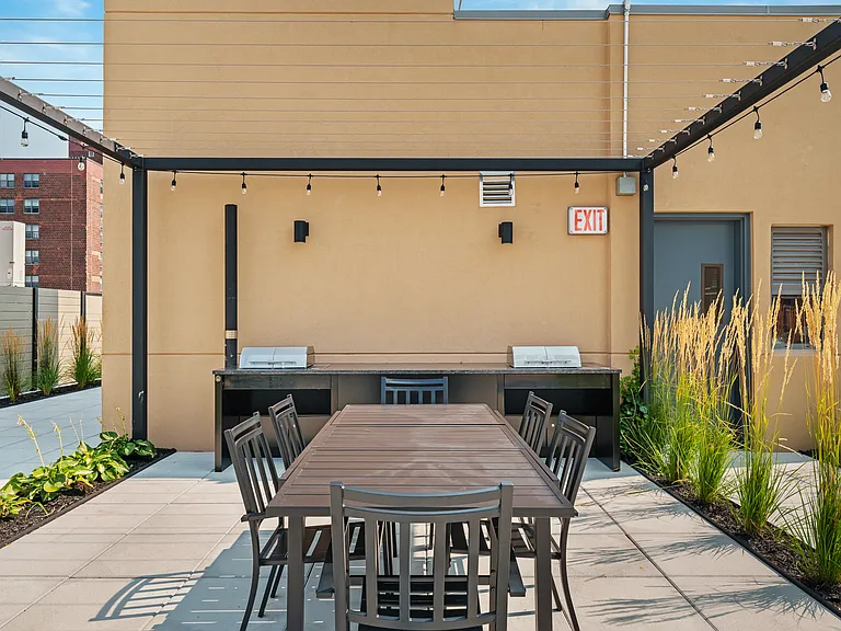 151 S Elliott Pl #8I — Photo 43