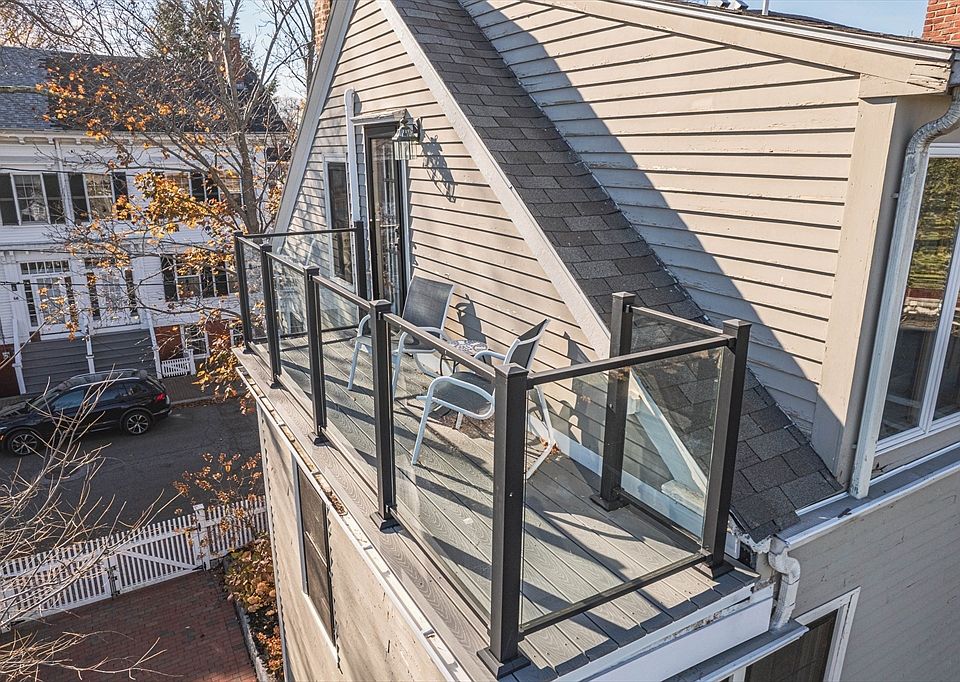 2nd image of 9 Spring St Unit 9