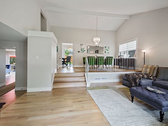 5th image of 12135 Venetian Way