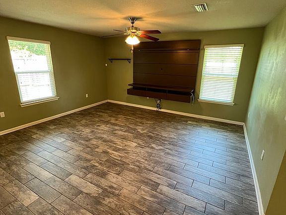 4th image of 137 Creekview Dr