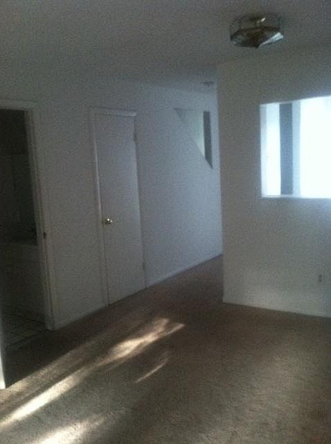 livingroom looking toward kitchen