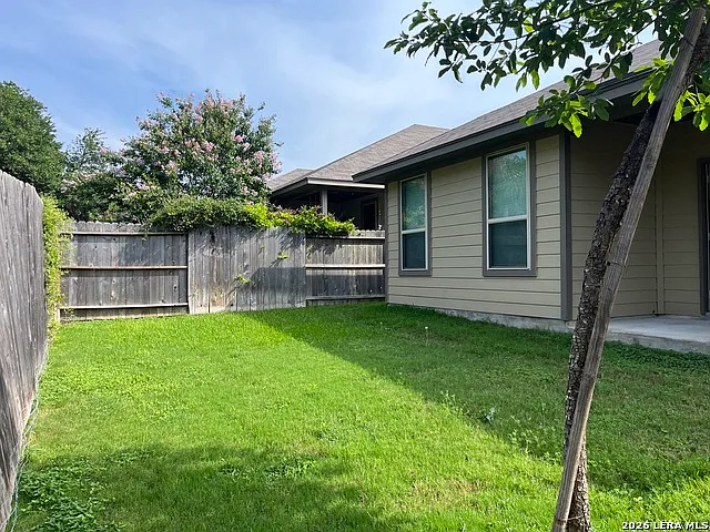 1871 Baron Dr — Photo 23