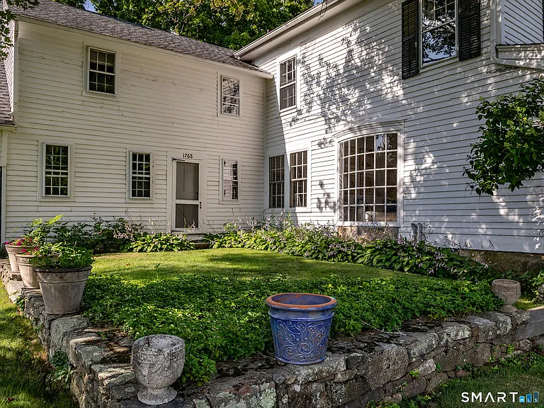 103 Litchfield Rd — Photo 31