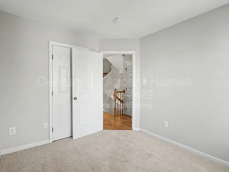 968 Harrison Cir — Photo 16