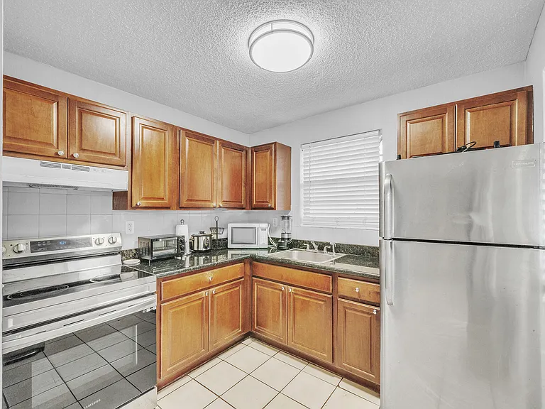 626 SW 14th Ave #205 — Photo 22