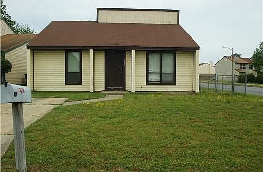 1st image of 3841 Peachtree Ln E