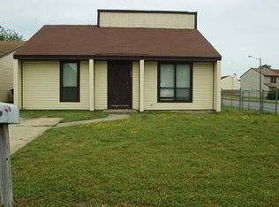 3841 Peachtree Ln E, Portsmouth, VA 23703